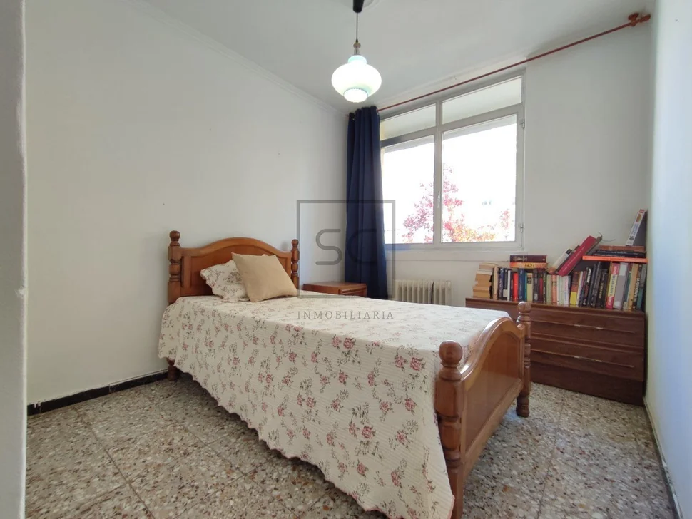 Amplio 3º sin ascensor semiamueblado con terraza en caranza, ferrol