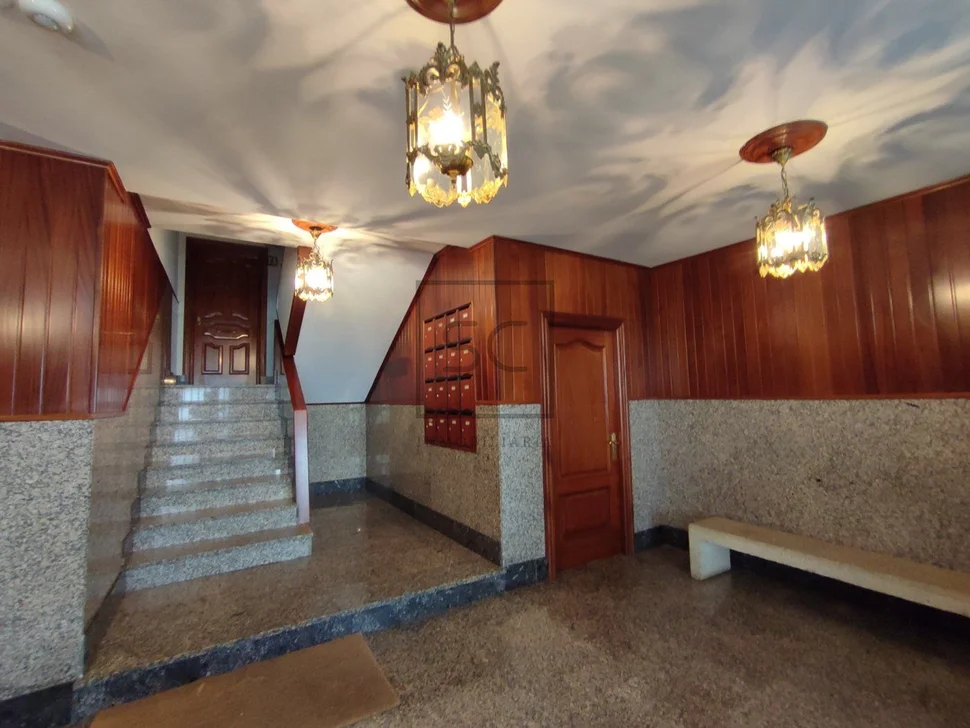 Amplio 3º sin ascensor semiamueblado con terraza en caranza, ferrol