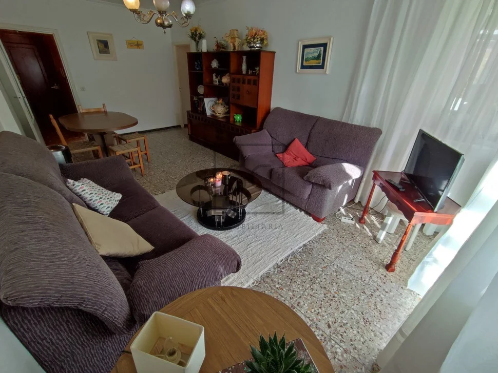 Amplio 3º sin ascensor semiamueblado con terraza en caranza, ferrol