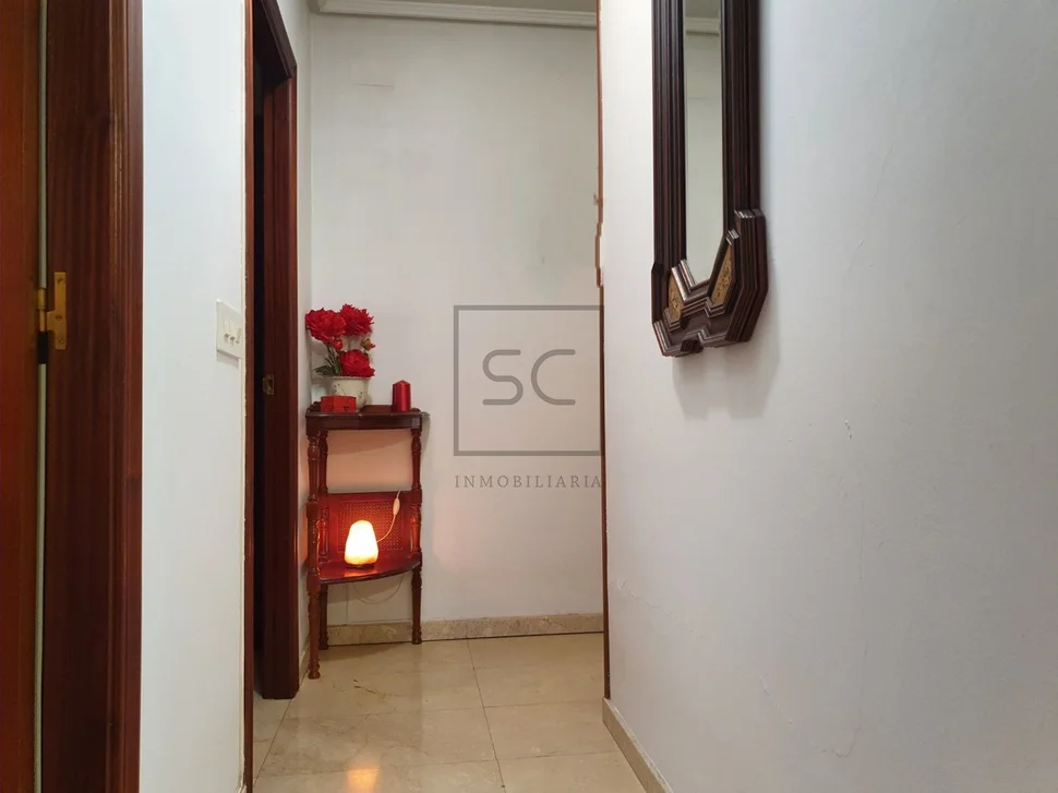 Piso con terraza, garaje y trasteros en porta nova, ferrol