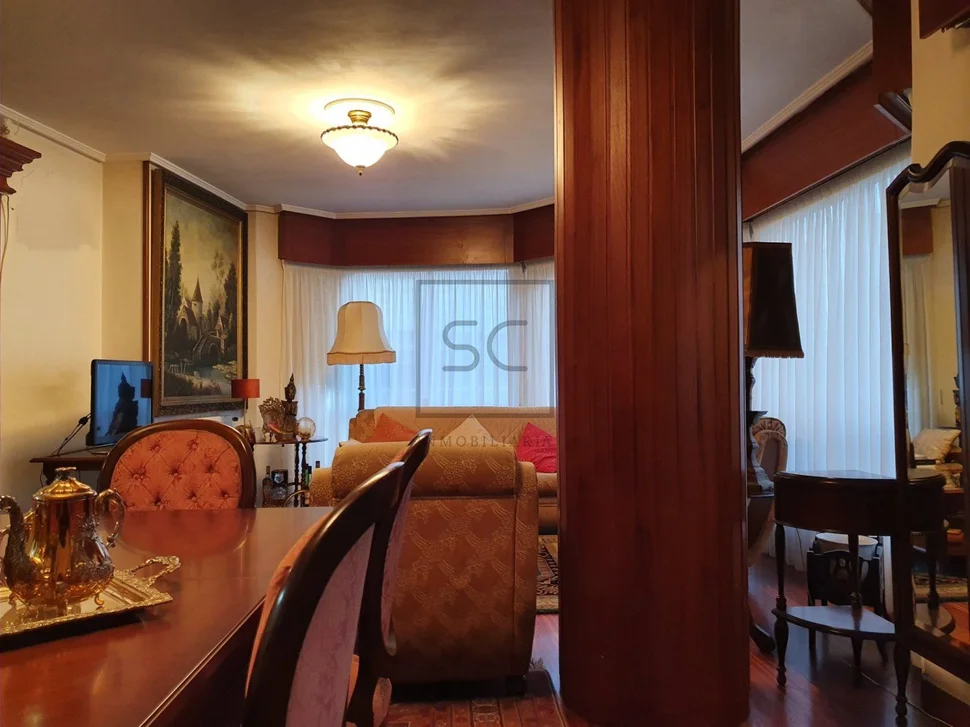 Piso con terraza, garaje y trasteros en porta nova, ferrol