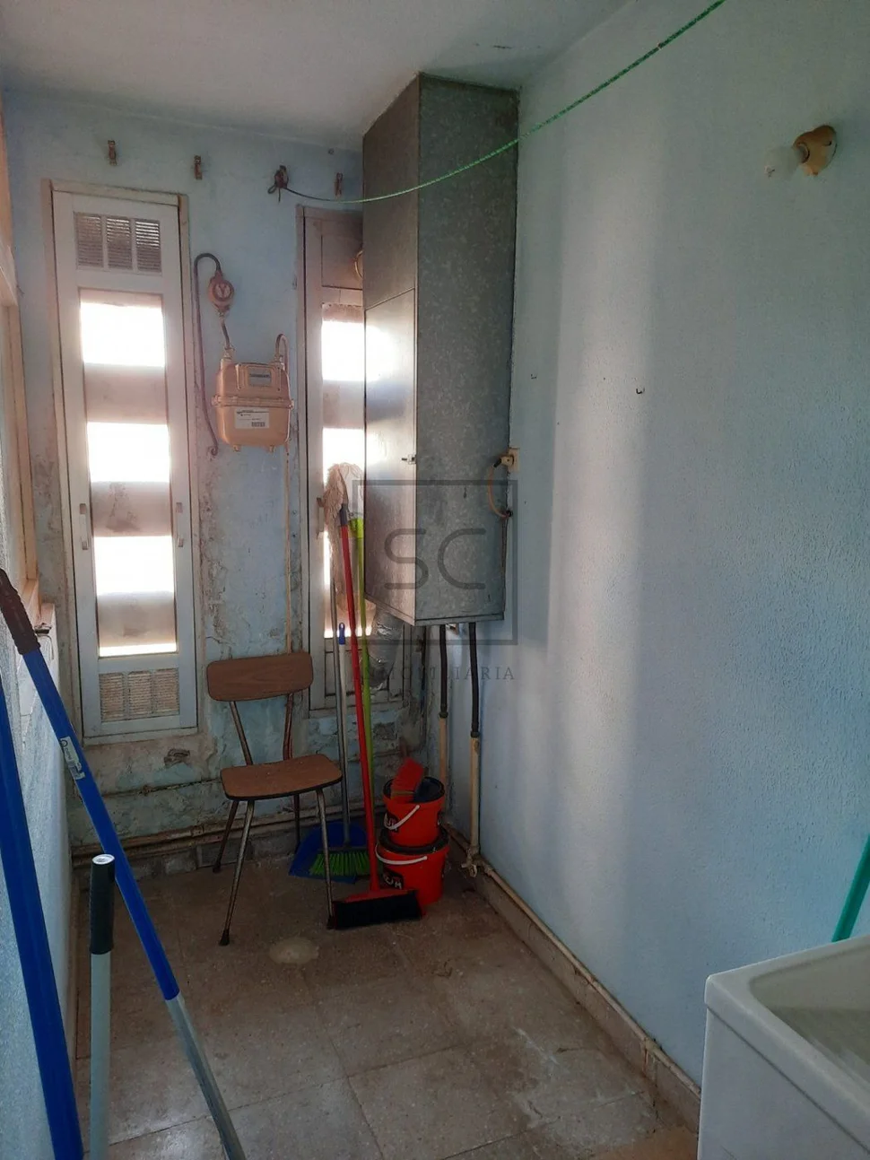 Duplex descendente de 5 habitaciones, ascensor y garaje rotatorio en caranza, ferrol