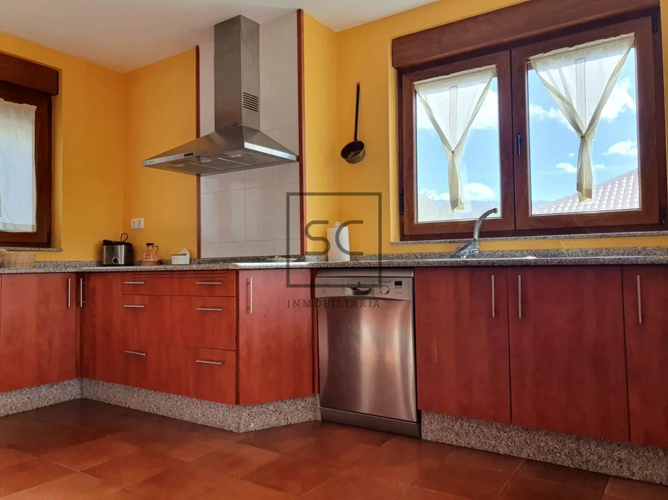 Casa con finca y paneles solares en régoa, cedeira