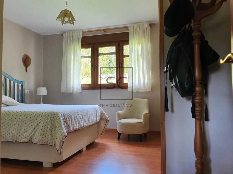 Casa con finca y paneles solares en régoa, cedeira