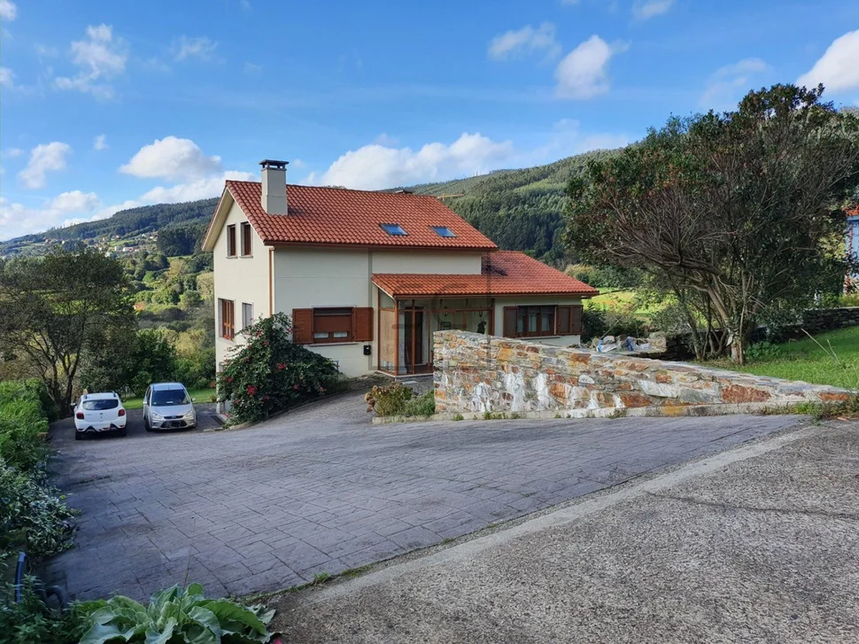 Casa con finca y paneles solares en régoa, cedeira