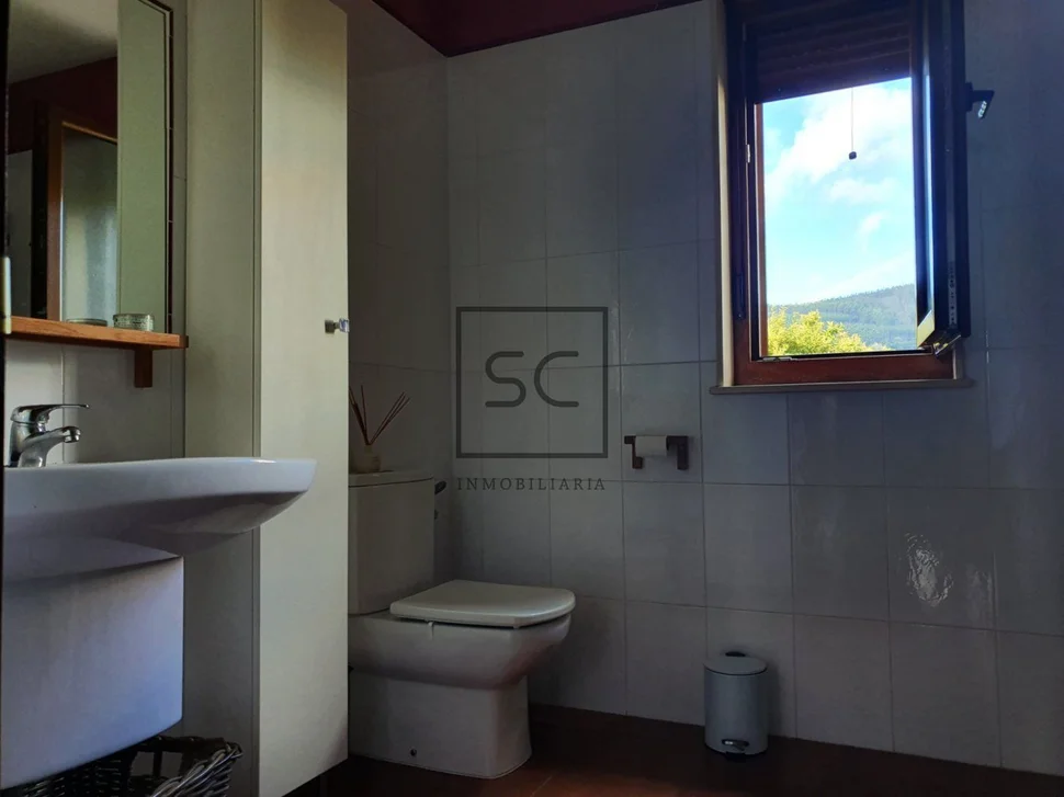 Casa con finca y paneles solares en régoa, cedeira