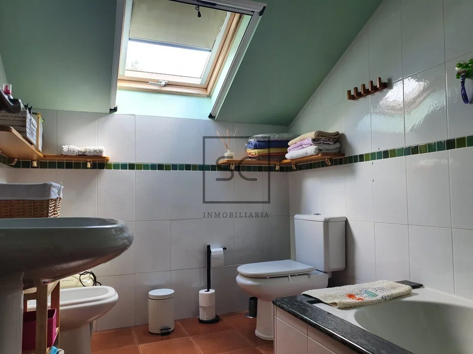 Casa con finca y paneles solares en régoa, cedeira