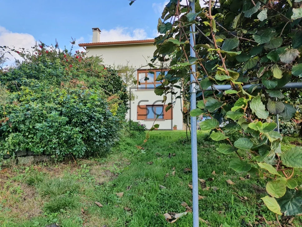 Casa con finca y paneles solares en régoa, cedeira