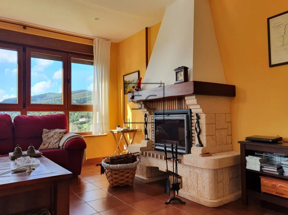 Casa con finca y paneles solares en régoa, cedeira