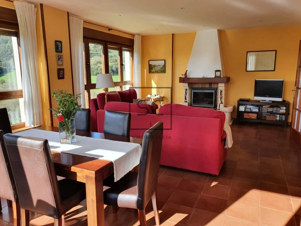 Casa con finca y paneles solares en régoa, cedeira