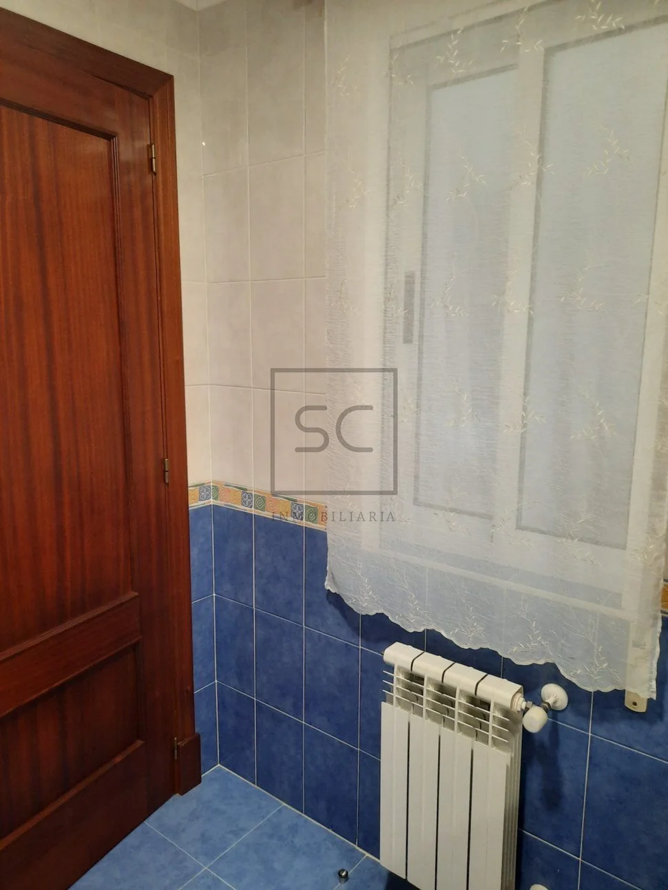 Piso con ascensor, garaje y trastero (vpo)
