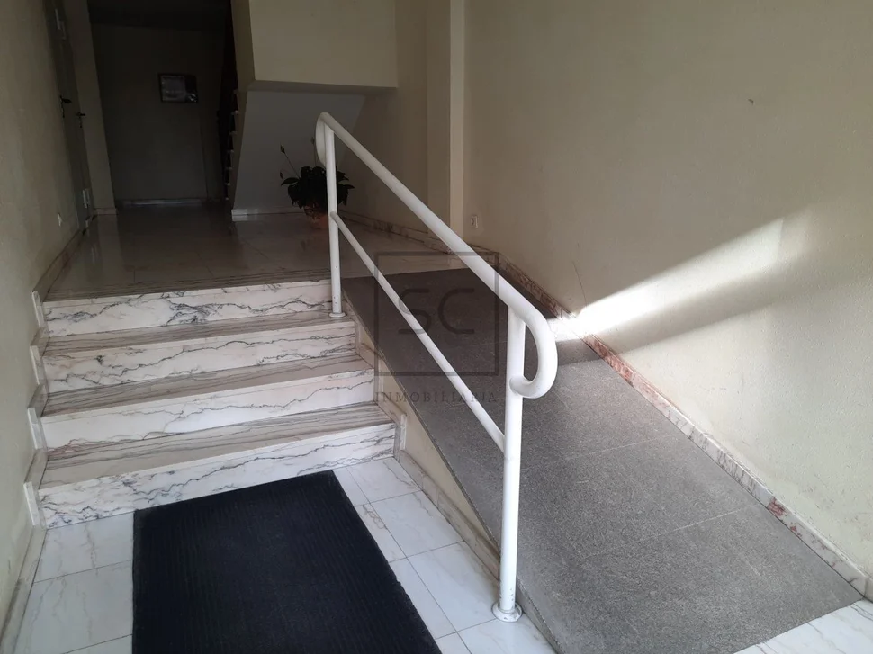 Piso con ascensor, garaje y trastero (vpo)