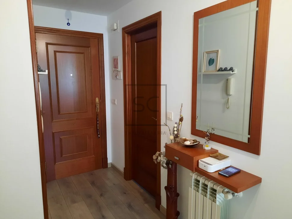 Piso con ascensor, garaje y trastero (vpo)