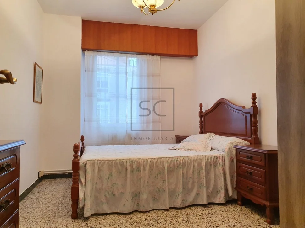 Piso con vista y plaza de garaje en caranza, ferrol