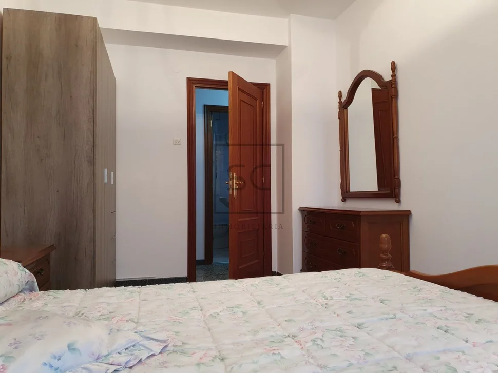 Piso con vista y plaza de garaje en caranza, ferrol