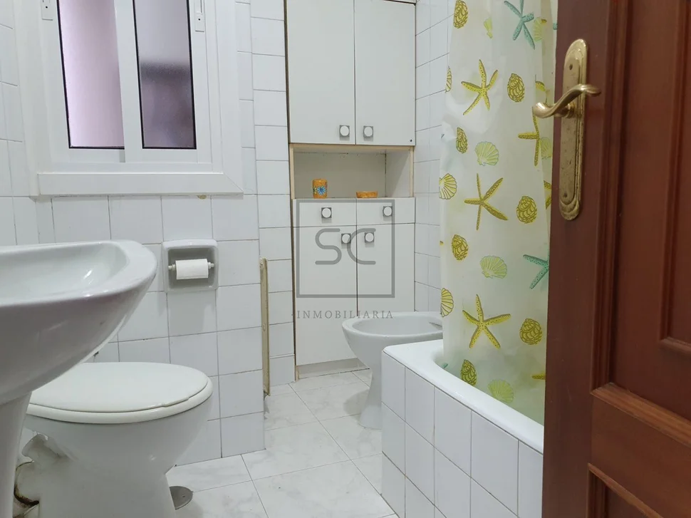 Piso con vista y plaza de garaje en caranza, ferrol