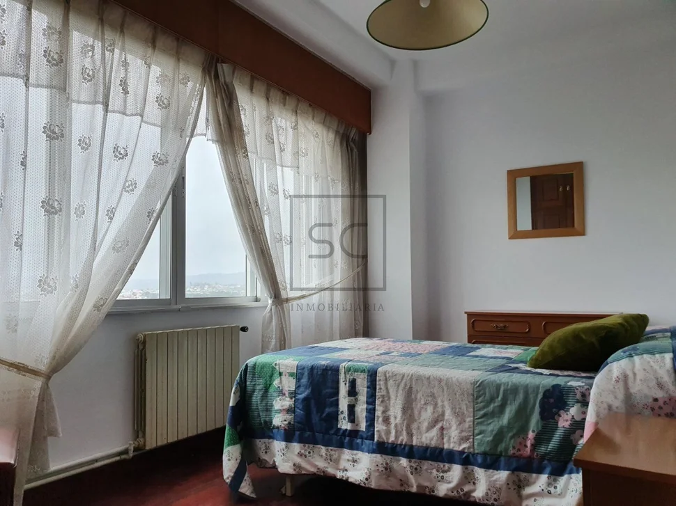 Piso con vista y plaza de garaje en caranza, ferrol