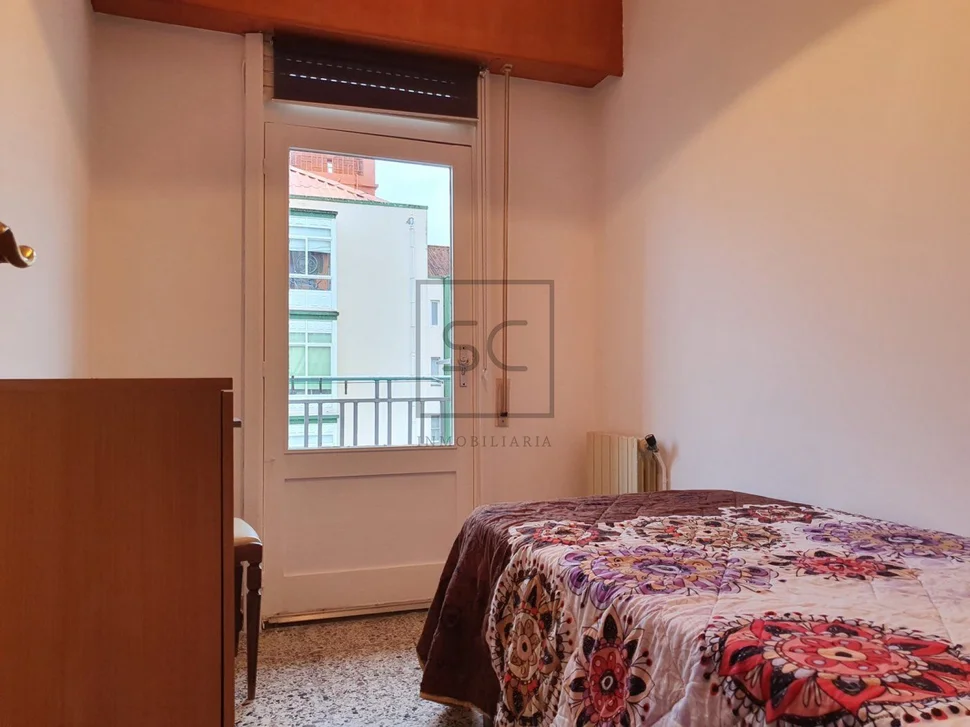 Piso con vista y plaza de garaje en caranza, ferrol