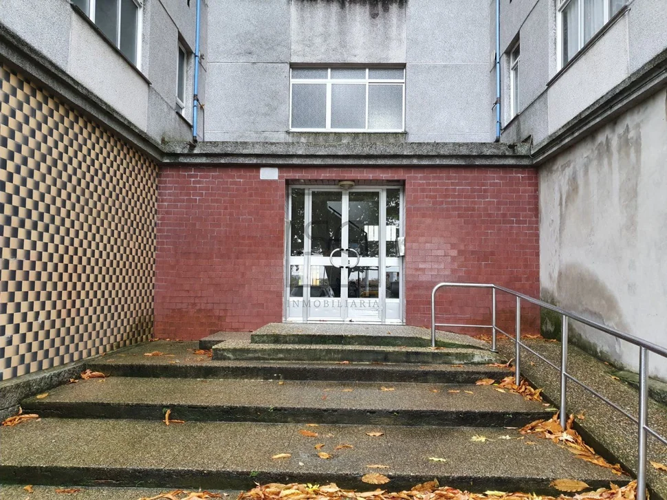 Piso con vista y plaza de garaje en caranza, ferrol