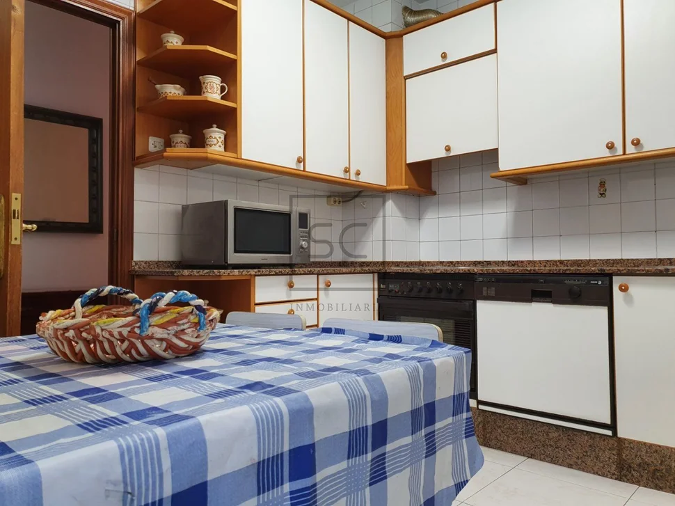 Piso con vista y plaza de garaje en caranza, ferrol