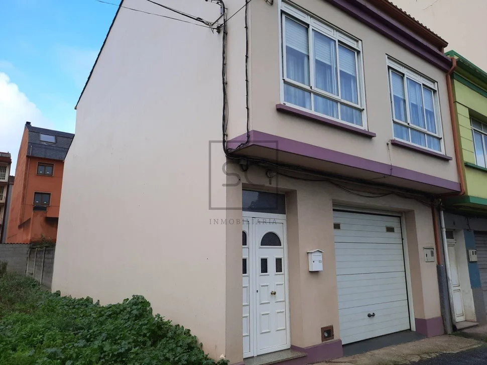 Casa unifamiliar adosada en jubia, narón