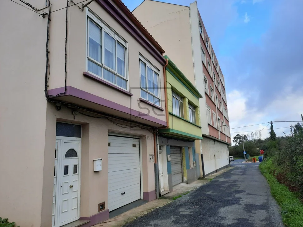 Casa unifamiliar adosada en jubia, narón