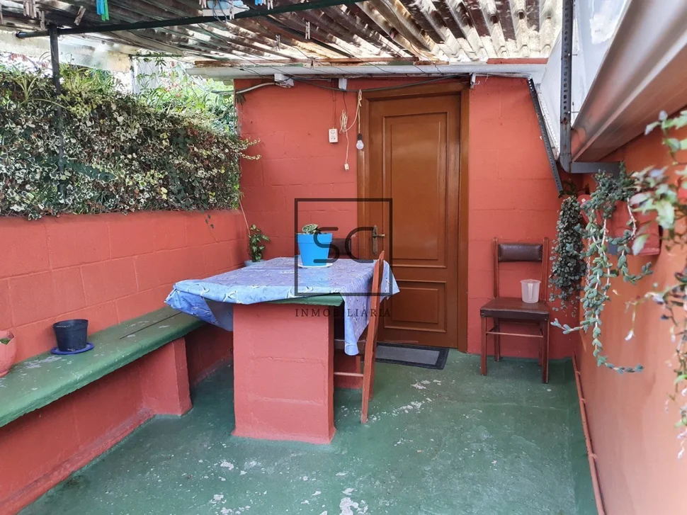 Casa con patio y finca anexada en neda, neda