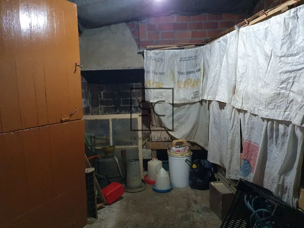 Casa con patio y finca anexada en neda, neda