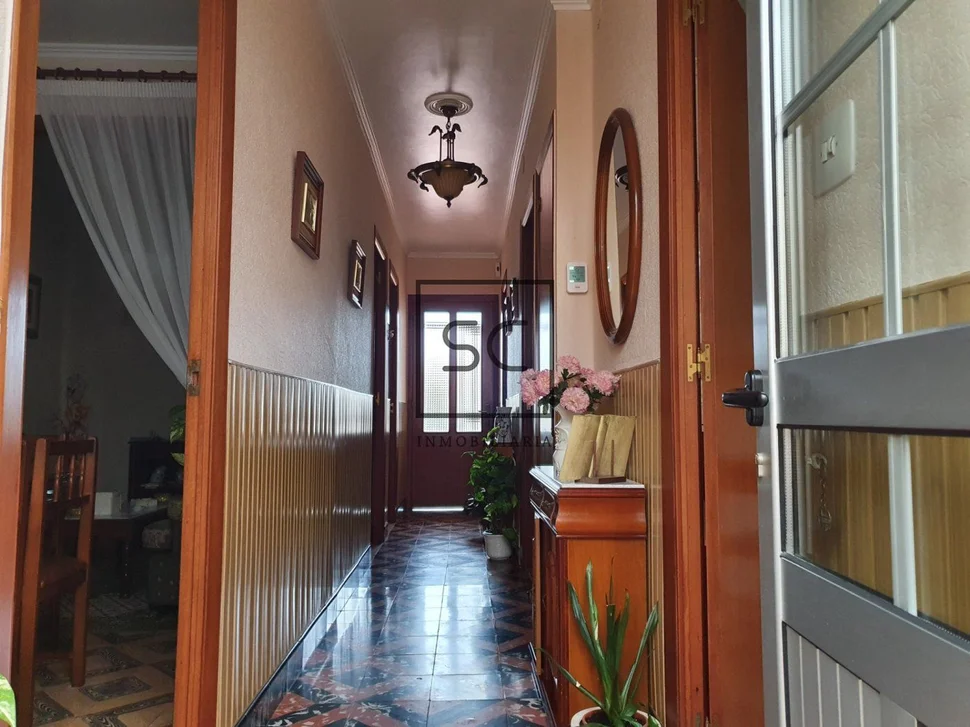 Casa con patio y finca anexada en neda, neda