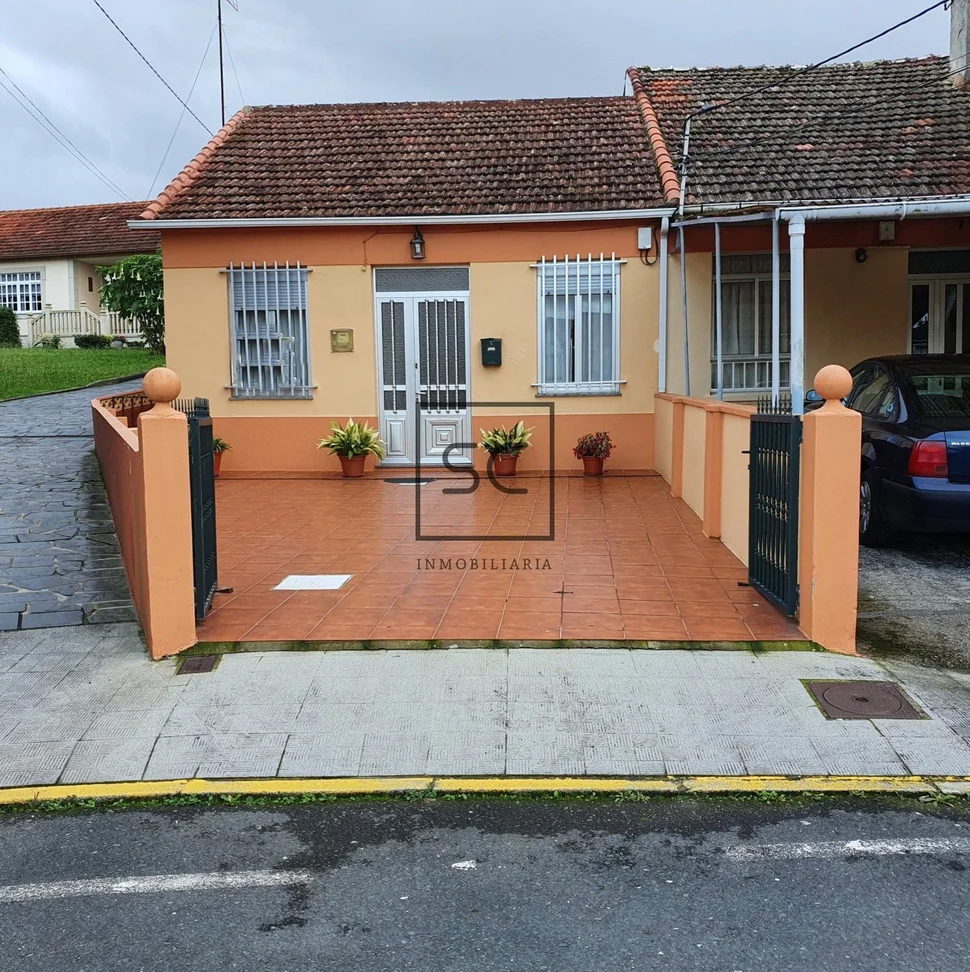 Casa con patio y finca anexada en neda, neda