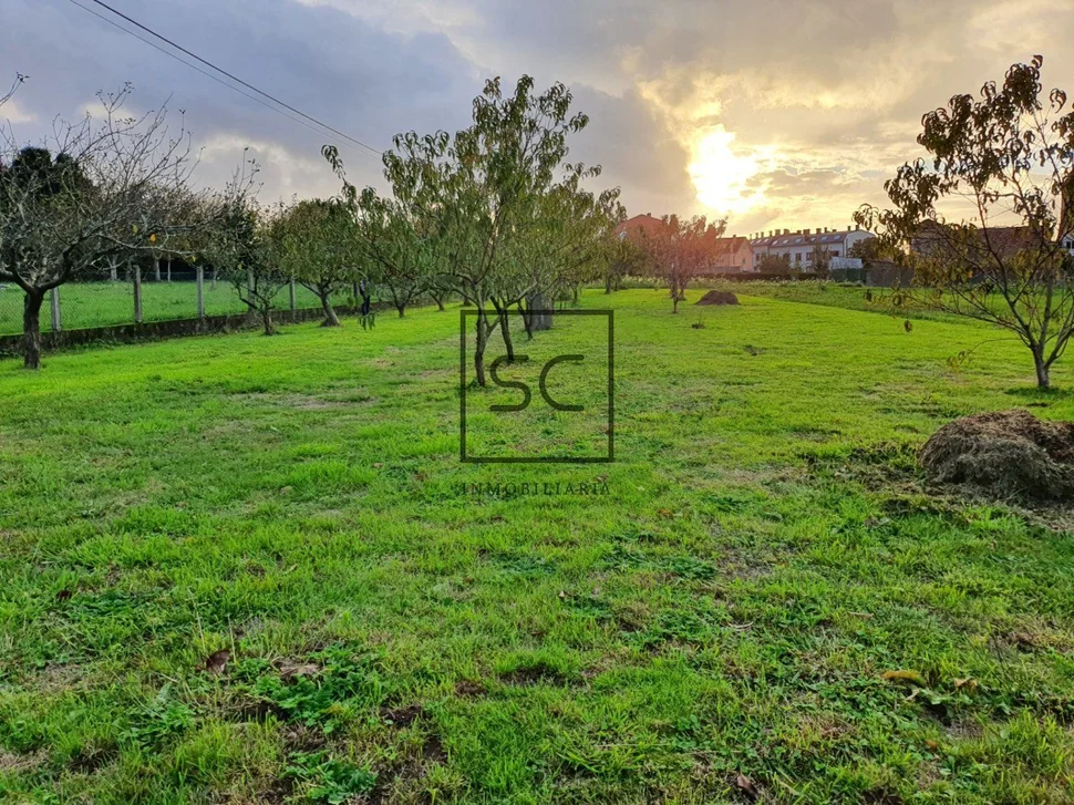 Casa con patio y finca anexada en neda, neda