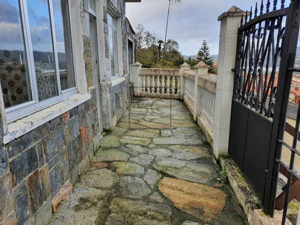 Casa con vistas y finca en el centro, pontedeume