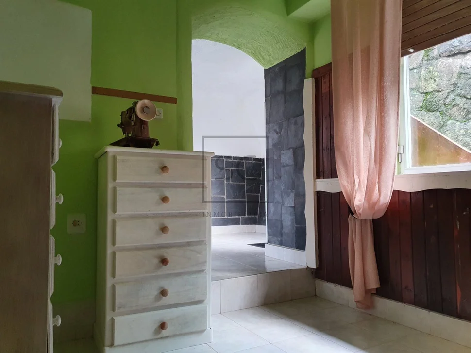 Casa con vistas y finca en el centro, pontedeume