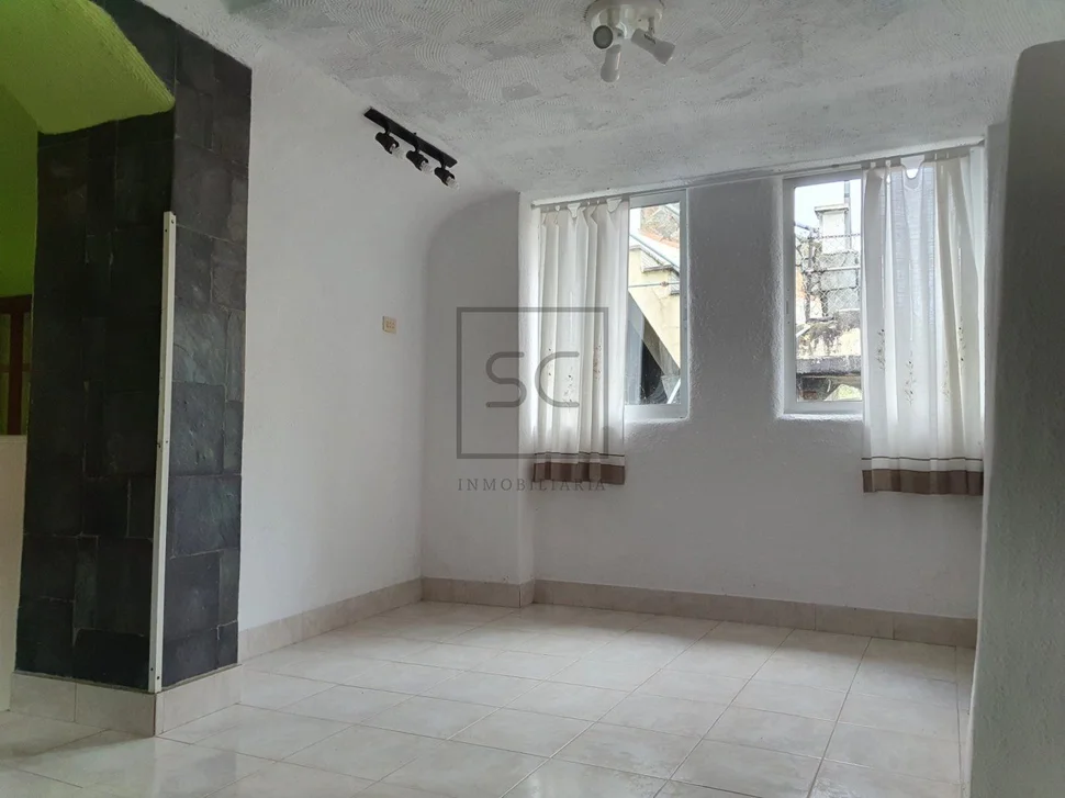 Casa con vistas y finca en el centro, pontedeume