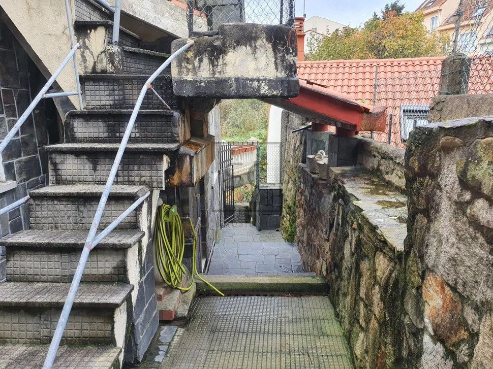 Casa con vistas y finca en el centro, pontedeume