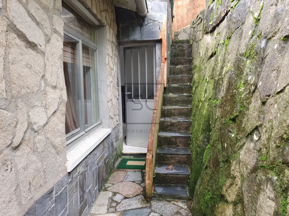 Casa con vistas y finca en el centro, pontedeume