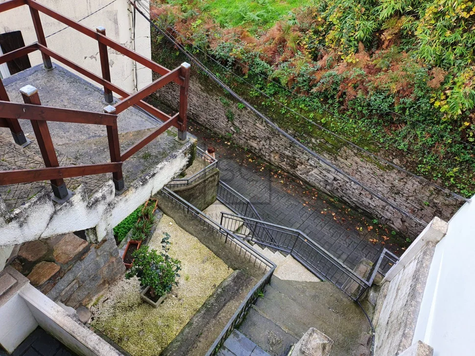 Casa con vistas y finca en el centro, pontedeume