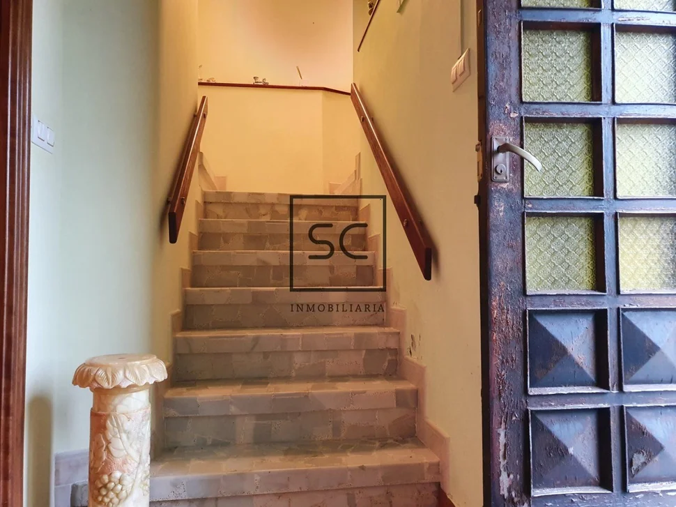 Casa con finca y bodega en maniños, fene