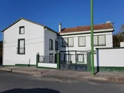 Casa con finca y bodega en maniños, fene