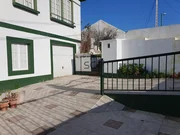 Casa con finca y bodega en maniños, fene