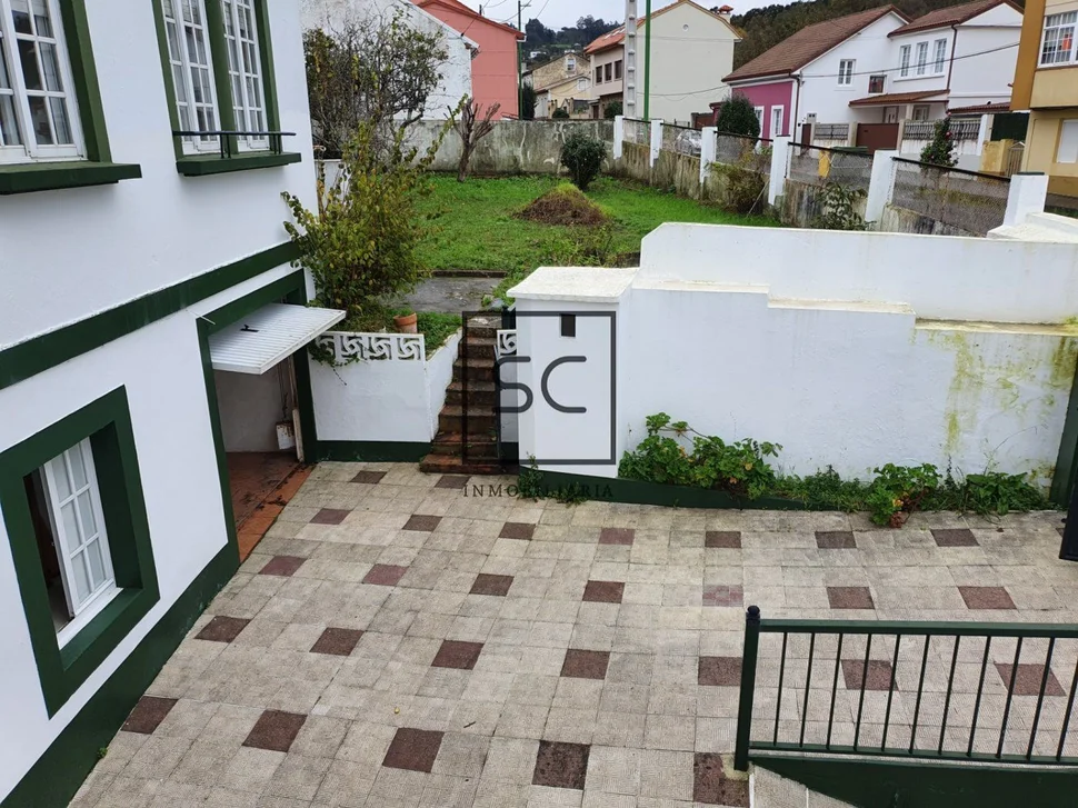 Casa con finca y bodega en maniños, fene