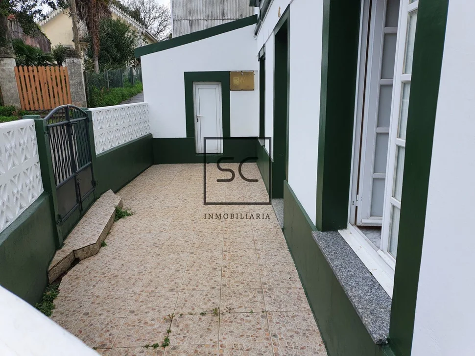 Casa con finca y bodega en maniños, fene