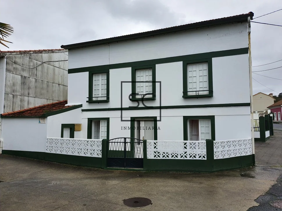 Casa con finca y bodega en maniños, fene