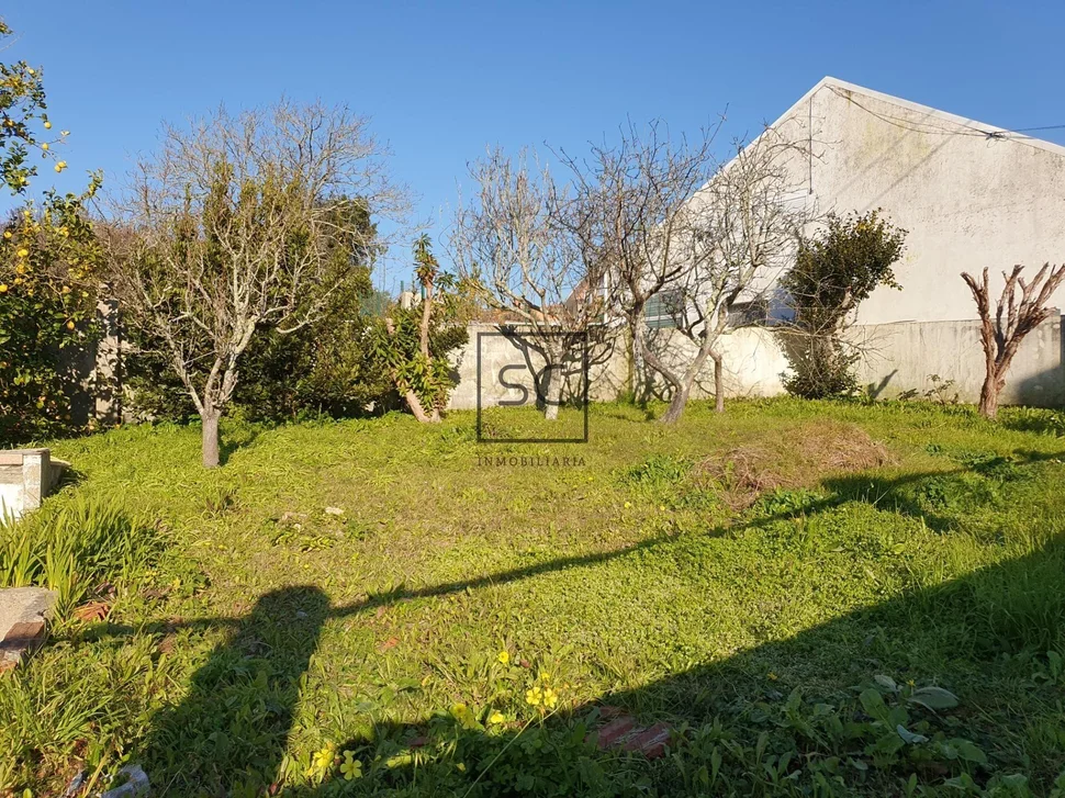 Casa con finca y bodega en maniños, fene