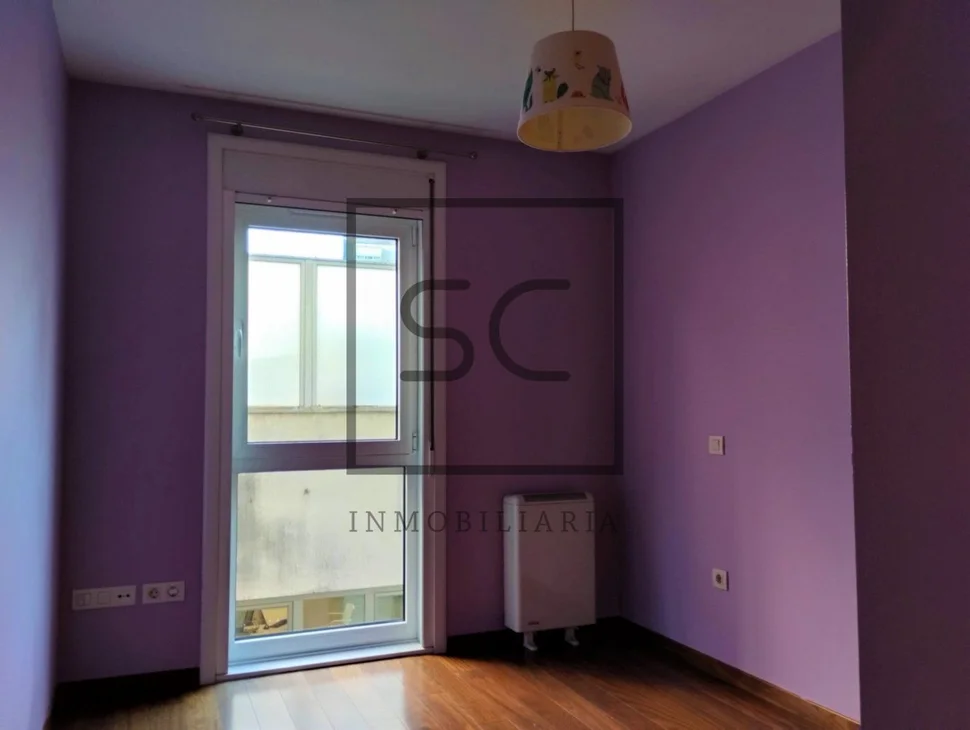 Piso muy amplio con ascensor, garaje y trastero