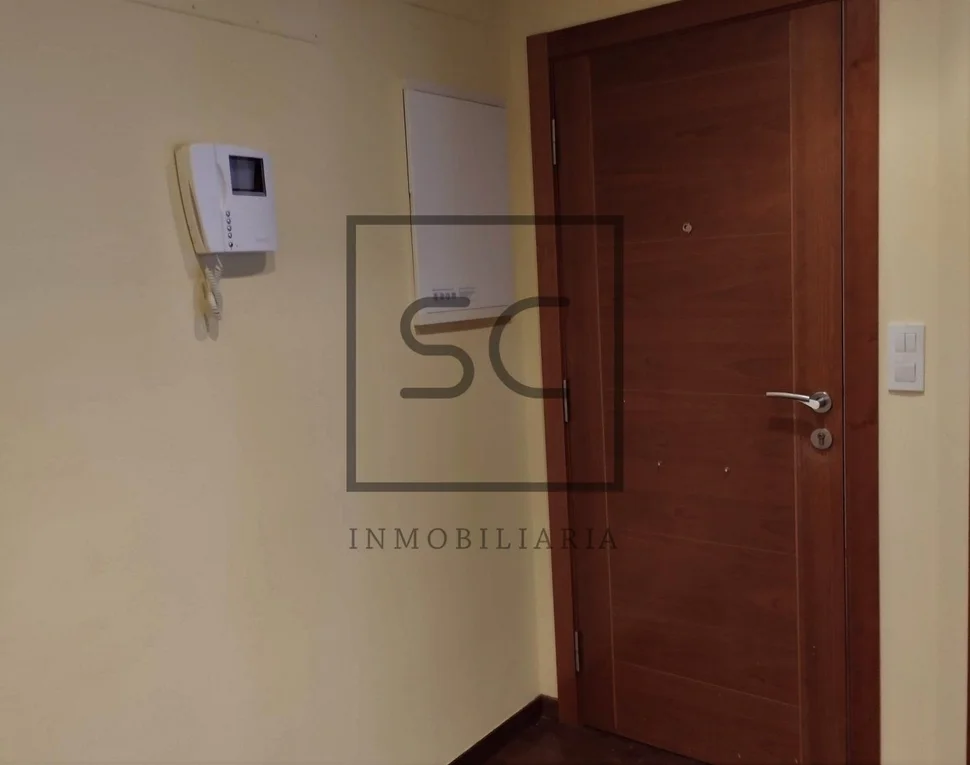 Piso muy amplio con ascensor, garaje y trastero