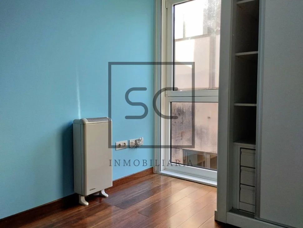 Piso muy amplio con ascensor, garaje y trastero