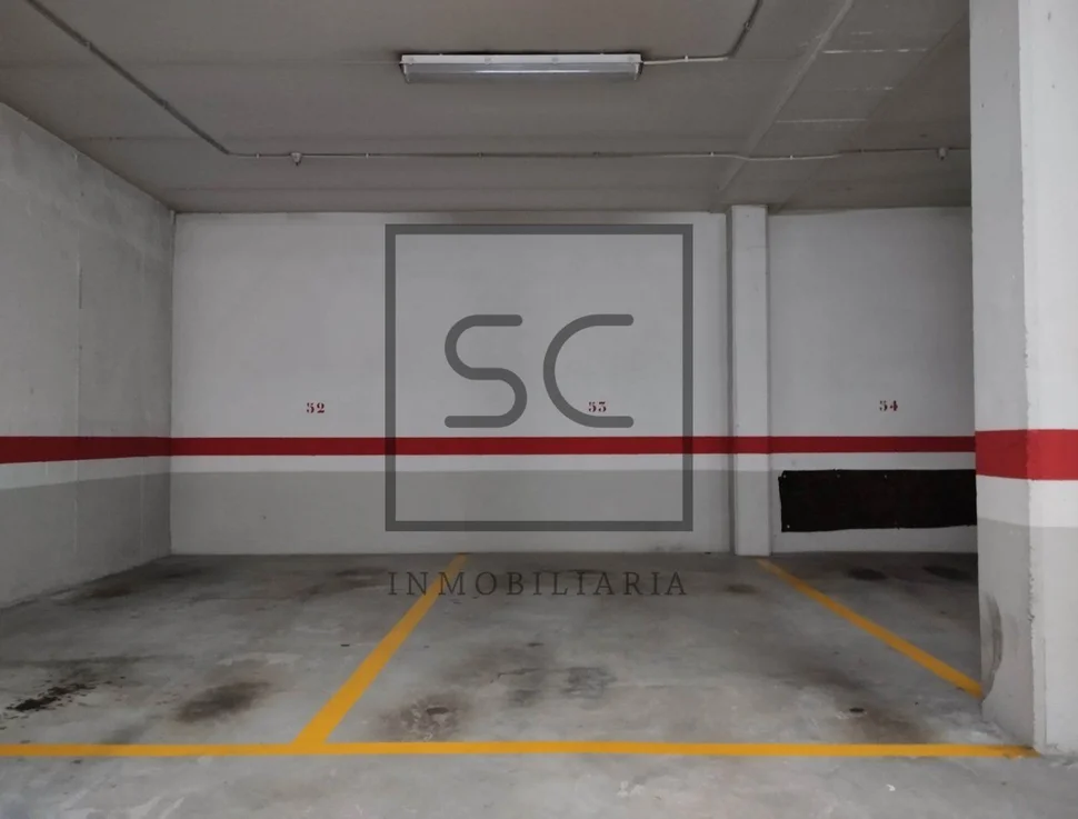 Piso muy amplio con ascensor, garaje y trastero