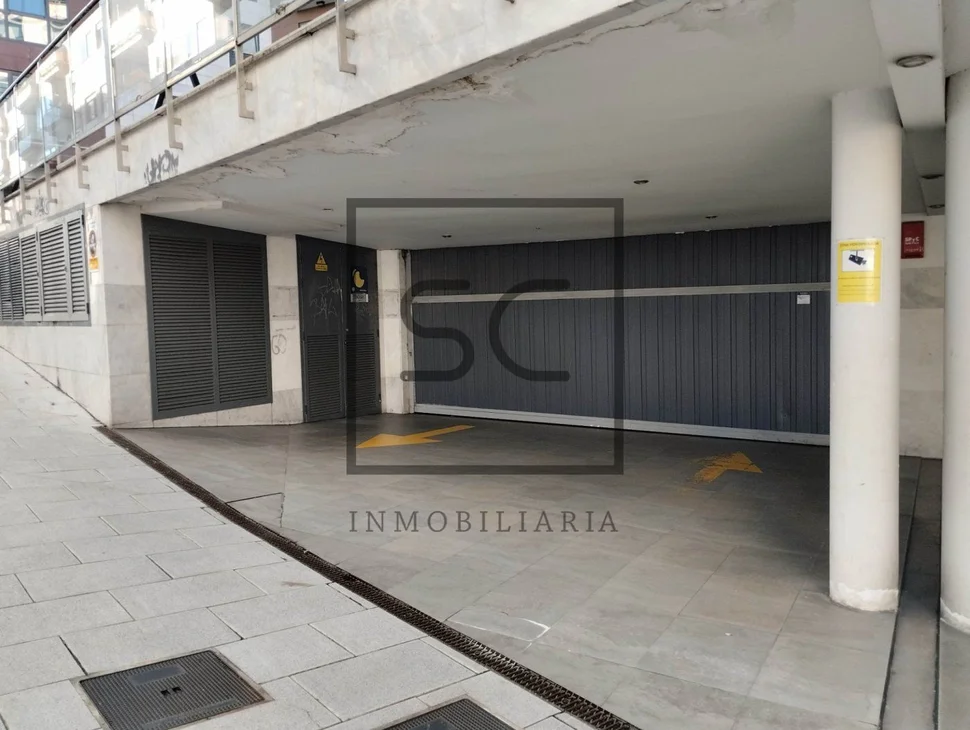 Piso muy amplio con ascensor, garaje y trastero