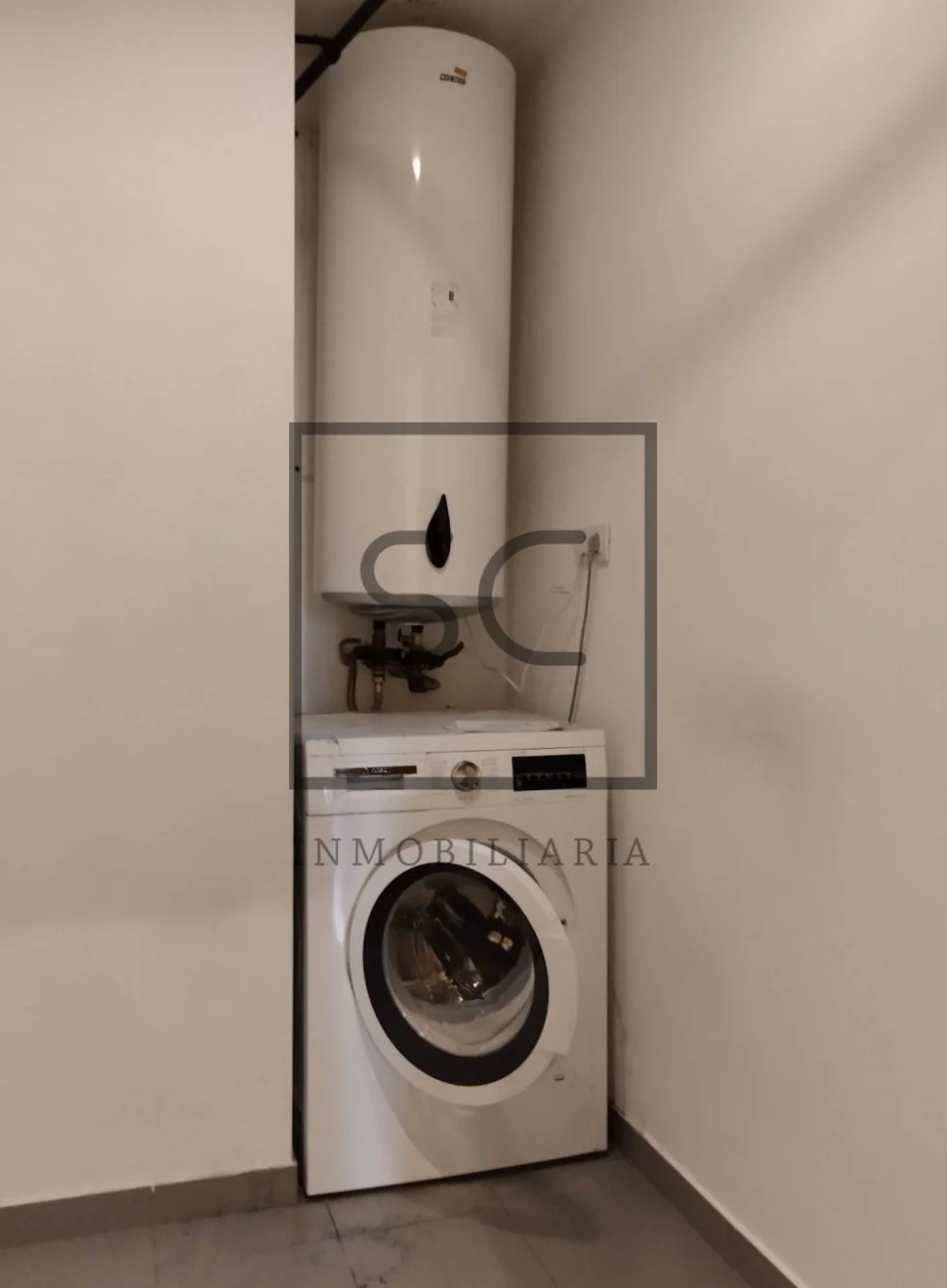 Piso muy amplio con ascensor, garaje y trastero